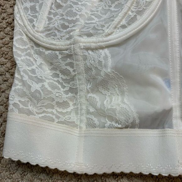Ladies‎ Vintage Union Made Goddess Brand White Bustier Size 42FF - Picture 11 of 13